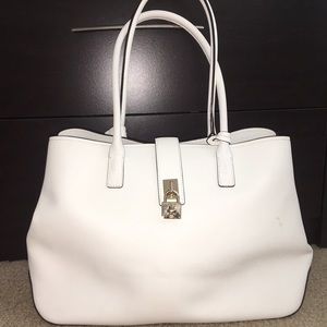 *sold***Henri bendel tote