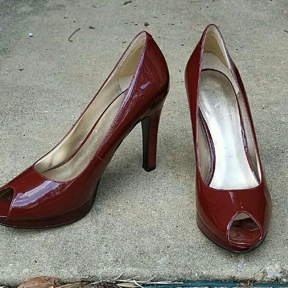 Nine West heels- Beautiful Brick Red peep toe!
