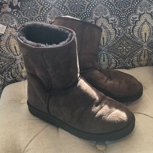 Ugg classic short boots brown size 8
