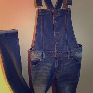 Very comfy straight leg denim overalls.