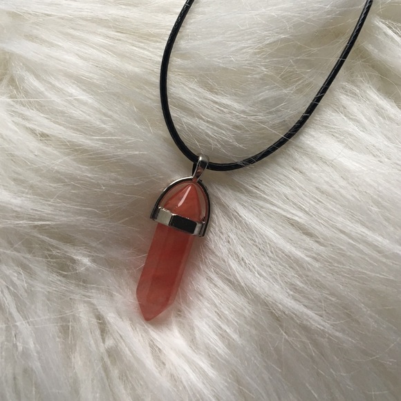 Jewelry - Pinkish red quartz pendant necklace
