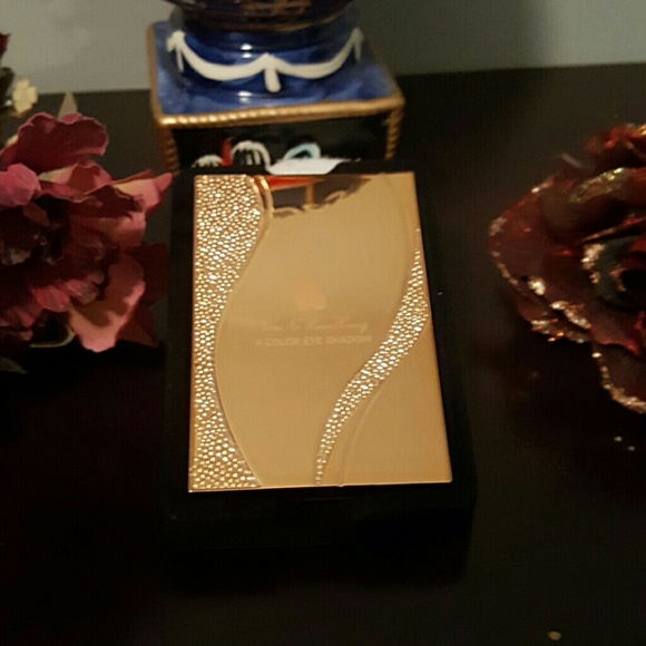 FOUR COLOR DIAMOND EYESHADOW - Picture 3 of 3