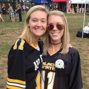 Meet your Posher, Julia