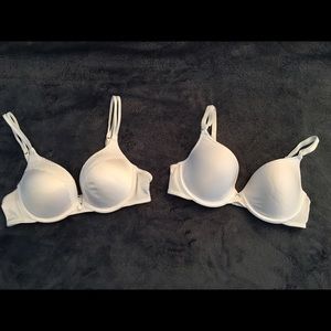 'Vassarette' bras (2)
