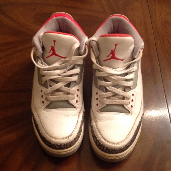 Air Jordan retro 3 men's size 10