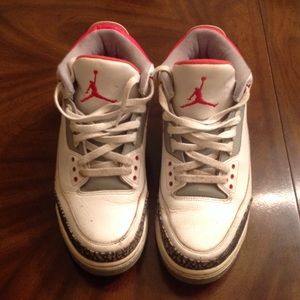 Air Jordan retro 3 men's size 10