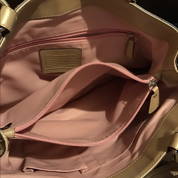 Handbag - Picture 2 of 3