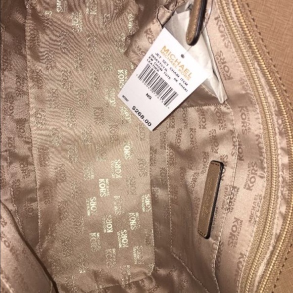 NEED TO SELL QUICKLY NWT Michael kors NO LOWBALL - Picture 3 of 6