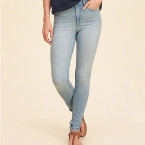 Hollister - light wash skinny jeans