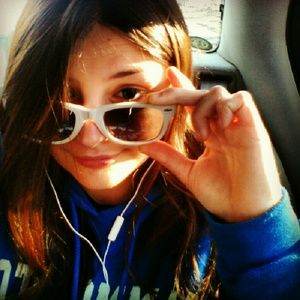 Meet your Posher, Crystal