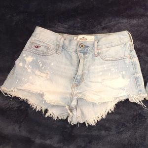 'Hollister' shorts