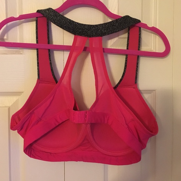 Cute sports bra !! 38D