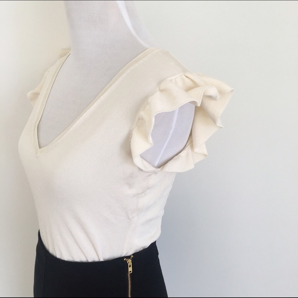 Cream v-neck sleeveless top w butterfly sleeves - Picture 2 of 4