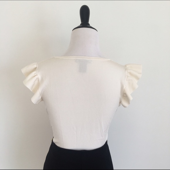 Cream v-neck sleeveless top w butterfly sleeves - Picture 3 of 4