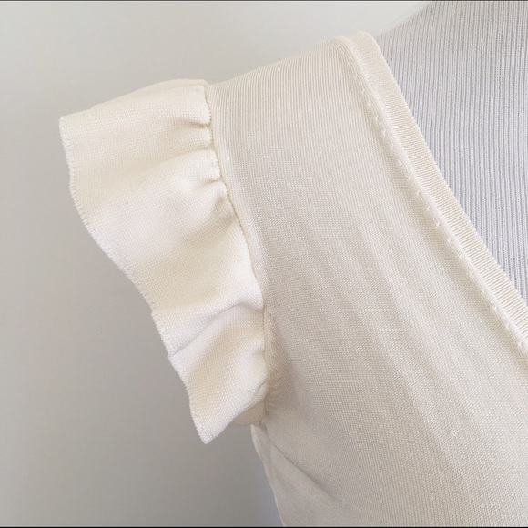 Cream v-neck sleeveless top w butterfly sleeves - Picture 4 of 4