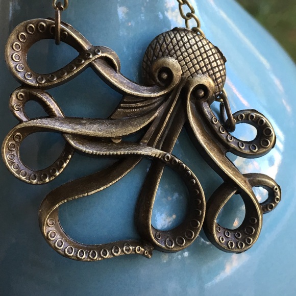 Fun Octopus 🐙 necklace - Picture 4 of 4