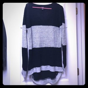 ❤MAKE OFFERS❤ Rue 21 sweater
