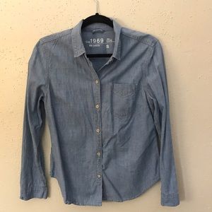 ❌SOLD ON MERCARI❌Gap Denim Button Up
