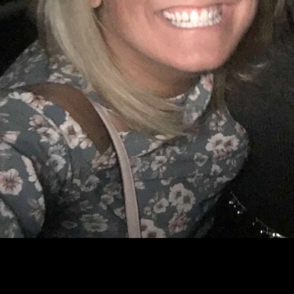 🎉🎉JUST REDUCED🎉🎉Love Zoe dress - Picture 3 of 3