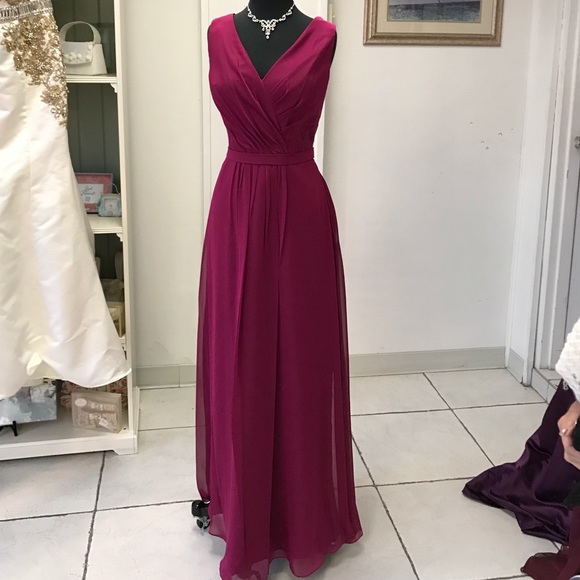 Magenta Chiffon gown - Picture 2 of 4
