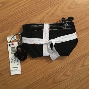 Kipling clutch