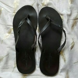 American Eagle Detailed Flip-flops