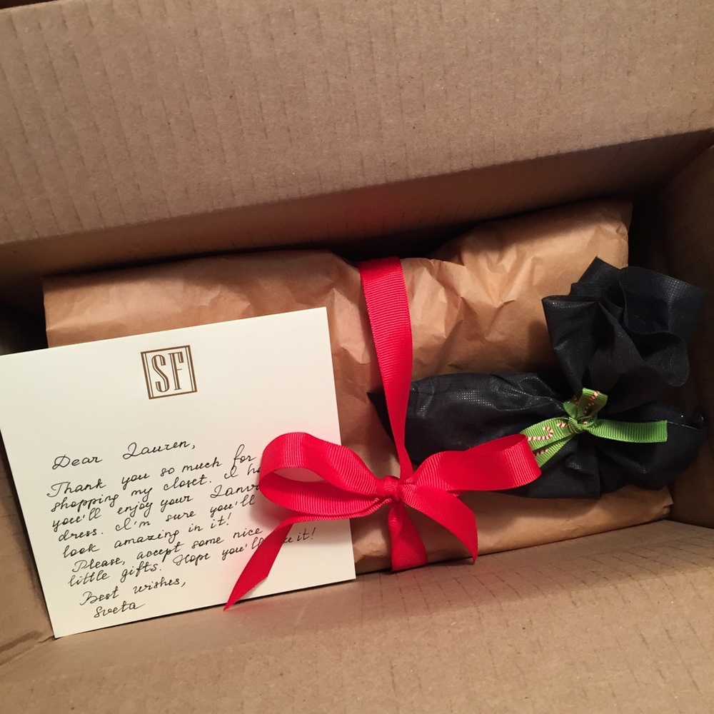 That's how my byers receive their items!👠💐💄
