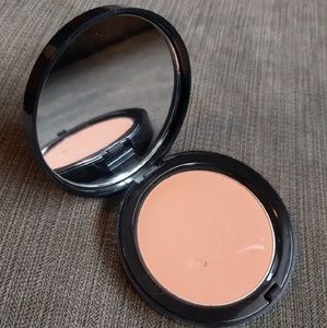 Bobbi Brown- Bronzing Powder "Golden Light 1"