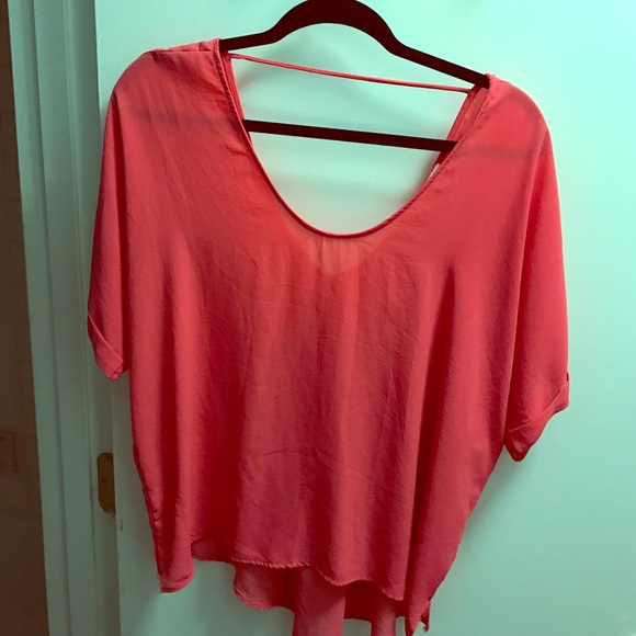 Coral top size small