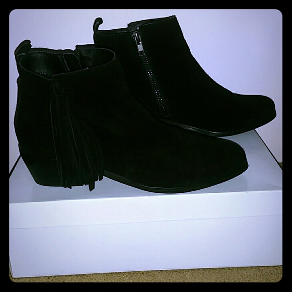 Zip up fringe ankle booties