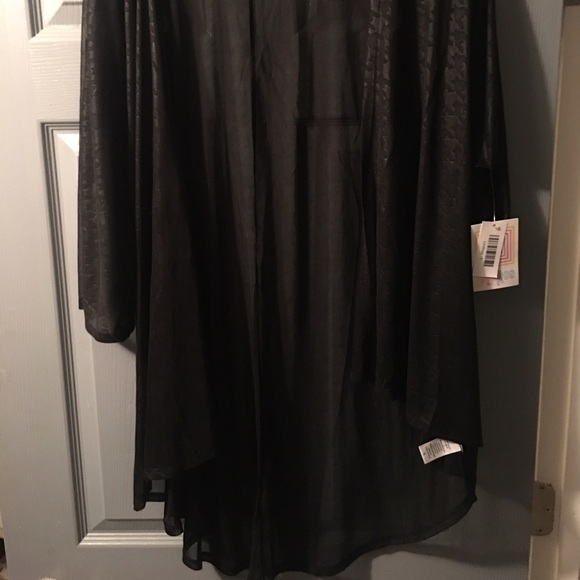 ✨ Trading 🤗 Sheer Black LulaRoe Kimono