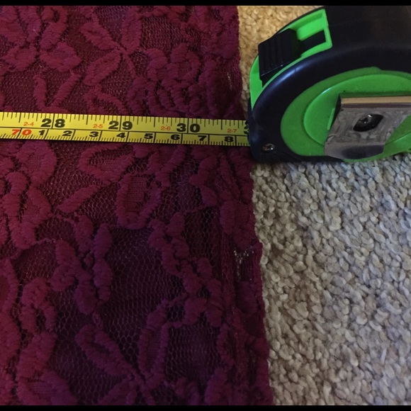 NWT. Tobi brand maroon lace print dress - Picture 5 of 6