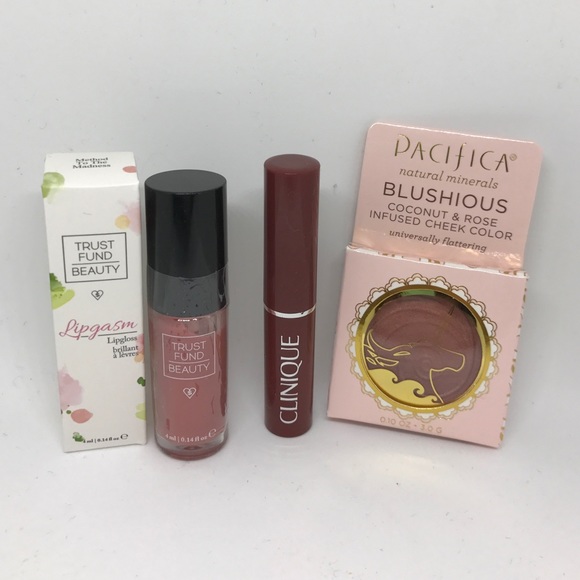 Mixed makeup sample lot