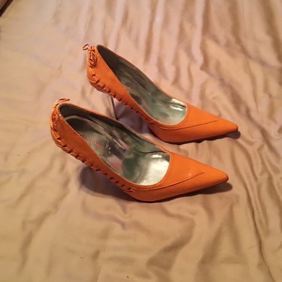 Heels - Picture 2 of 2