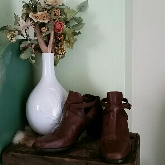 Steve Madden bootie