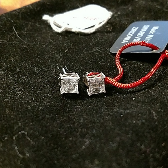 SWAROVSKI ZIRCONIA EARRINGS