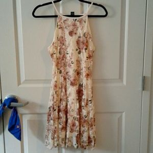 Nude/pink floral spring dress