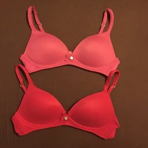 Victoria's Secret bras 34A HTF !!!