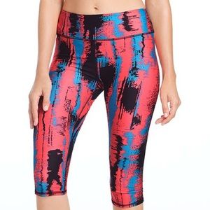 NWT Fabletics Salar Crop workout pants