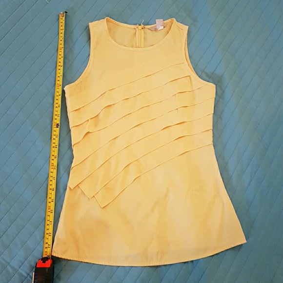 Elegant yellow Banana Reublic blouse size 0