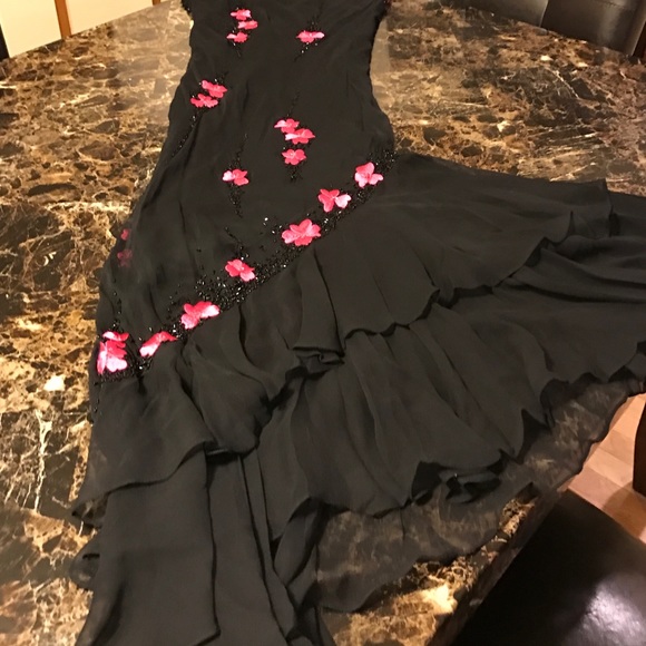 Dress - Picture 1 of 2