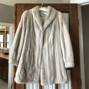 Stunning Vintage Mink Coat!