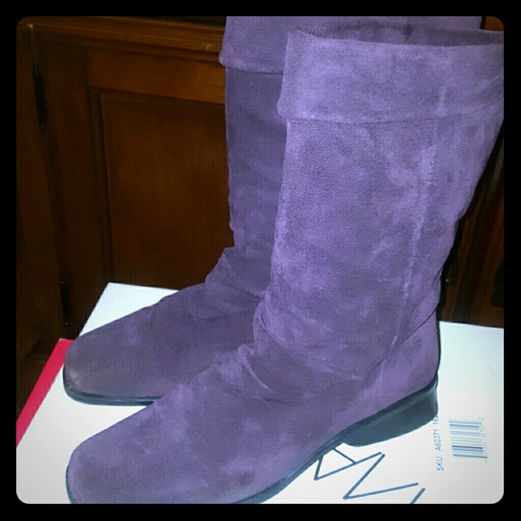 Gentlly Worn Suede Slip on  Boots