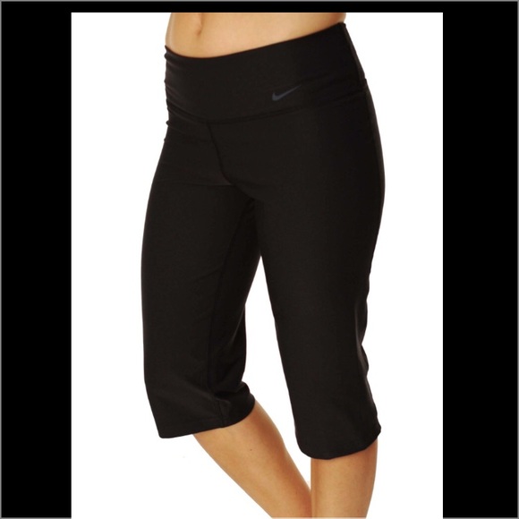 Nike Pants - Nike Dri-Fit cropped pants