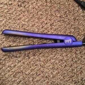 PYT CERAMIC FLAT IRON