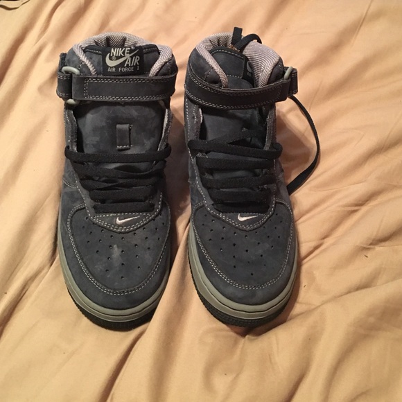 Shoes - Picture 2 of 2