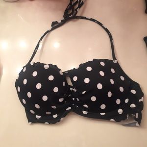 32 B Victoria secret getaway halter!!