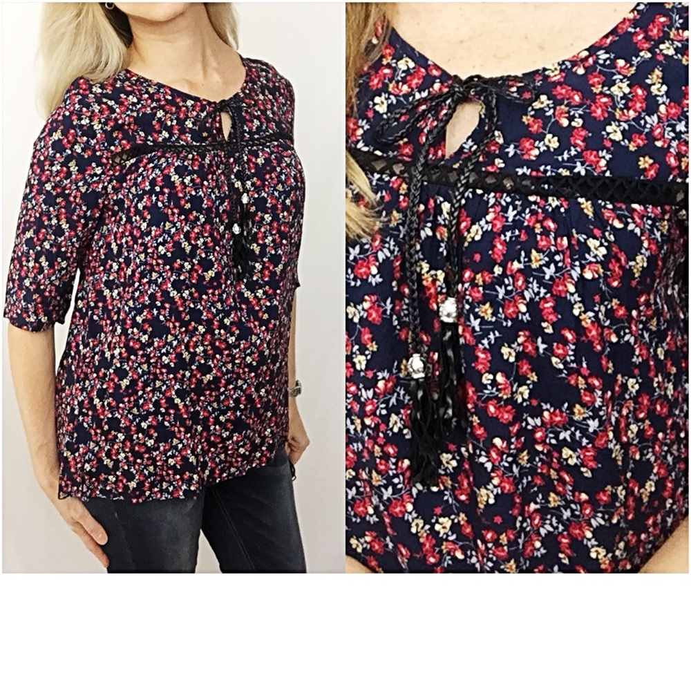 Sweet Sassy Floral Tassel Tunic Top Small - Picture 2 of 7