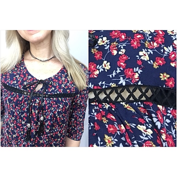 Sweet Sassy Floral Tassel Tunic Top Small - Picture 7 of 7