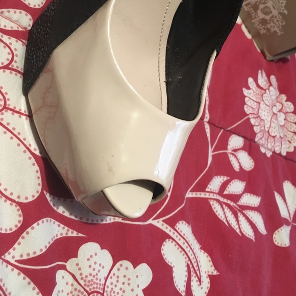 High heels - Picture 3 of 4